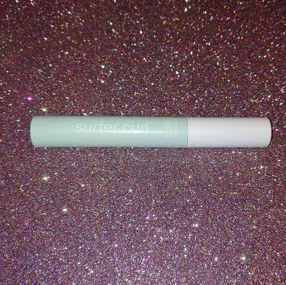 Surfer Curl Volumizing Mascara nourishing volume & curl tarte